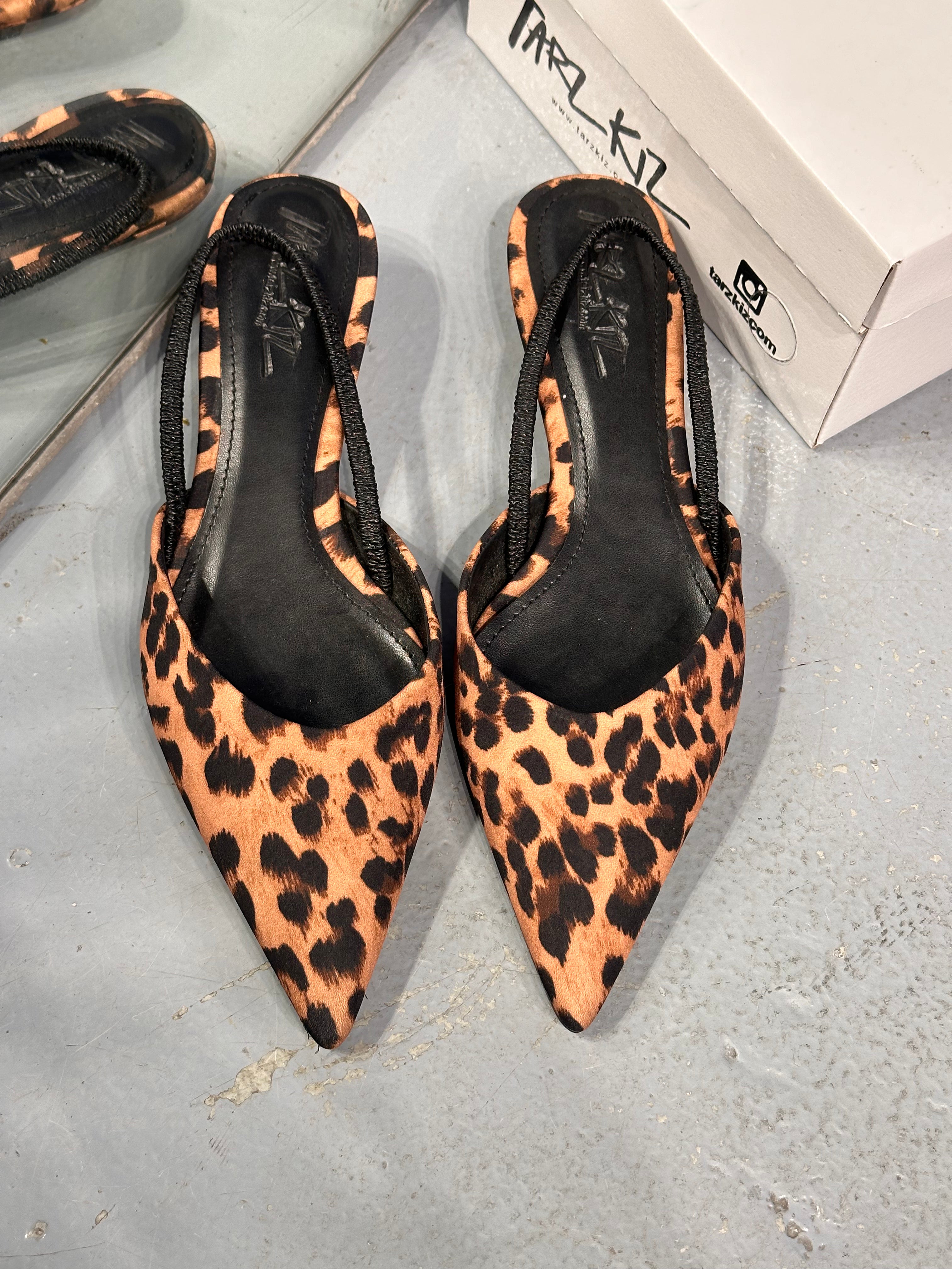 1032 LEOPAR DESENLİ SANDALET