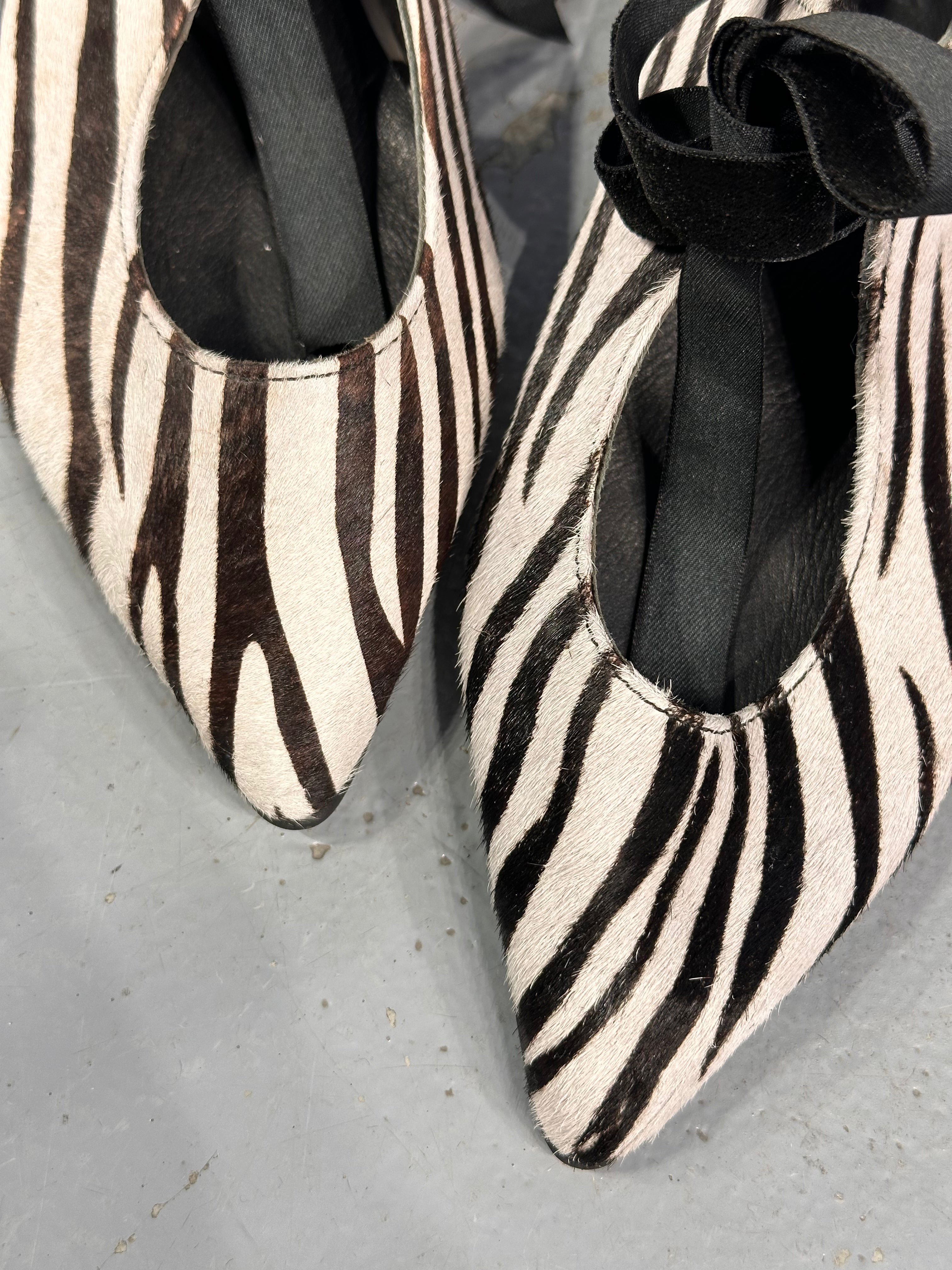 1066 ZEBRA BABET