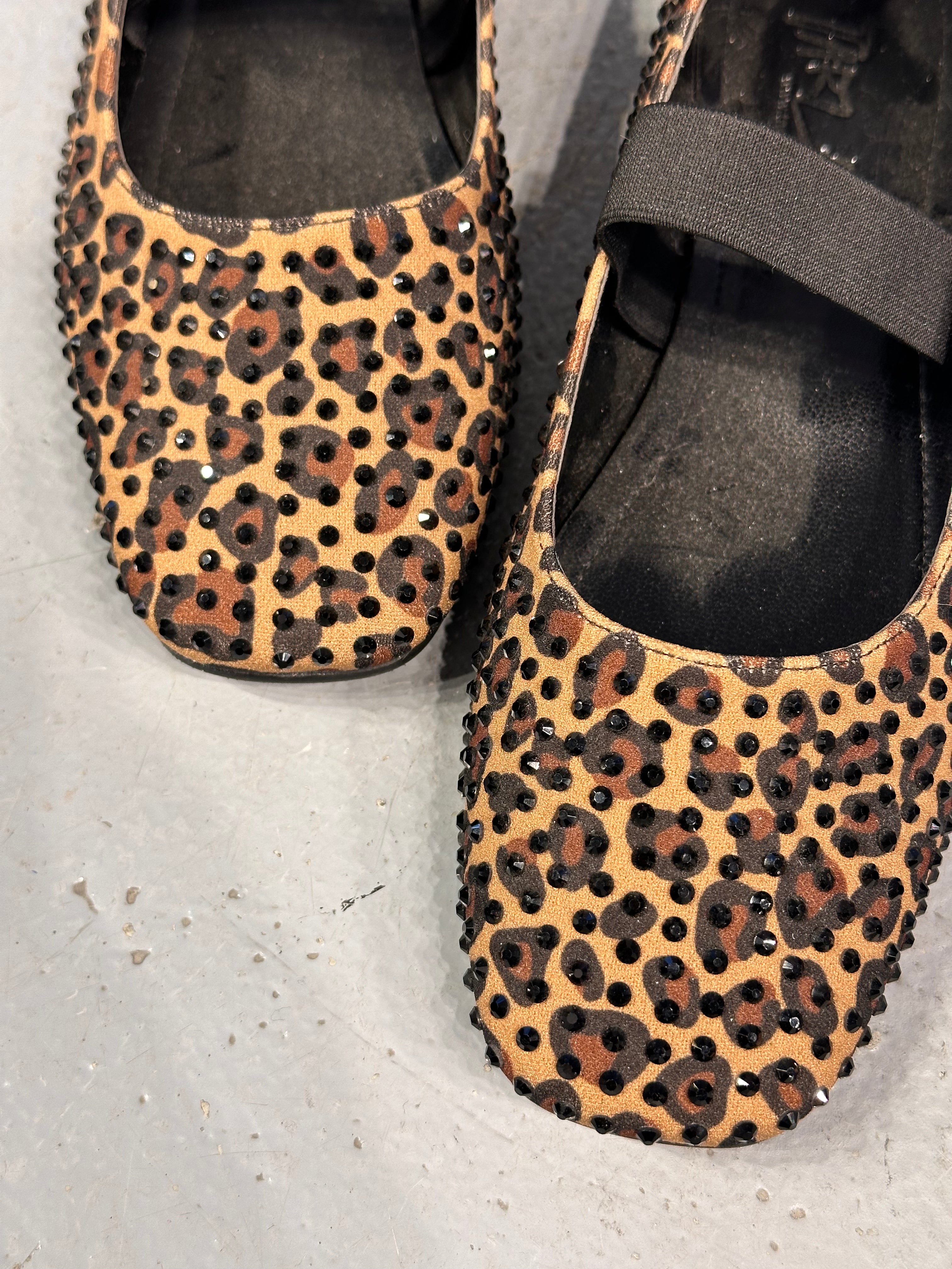 1069 LEOPAR DESENLİ BABET