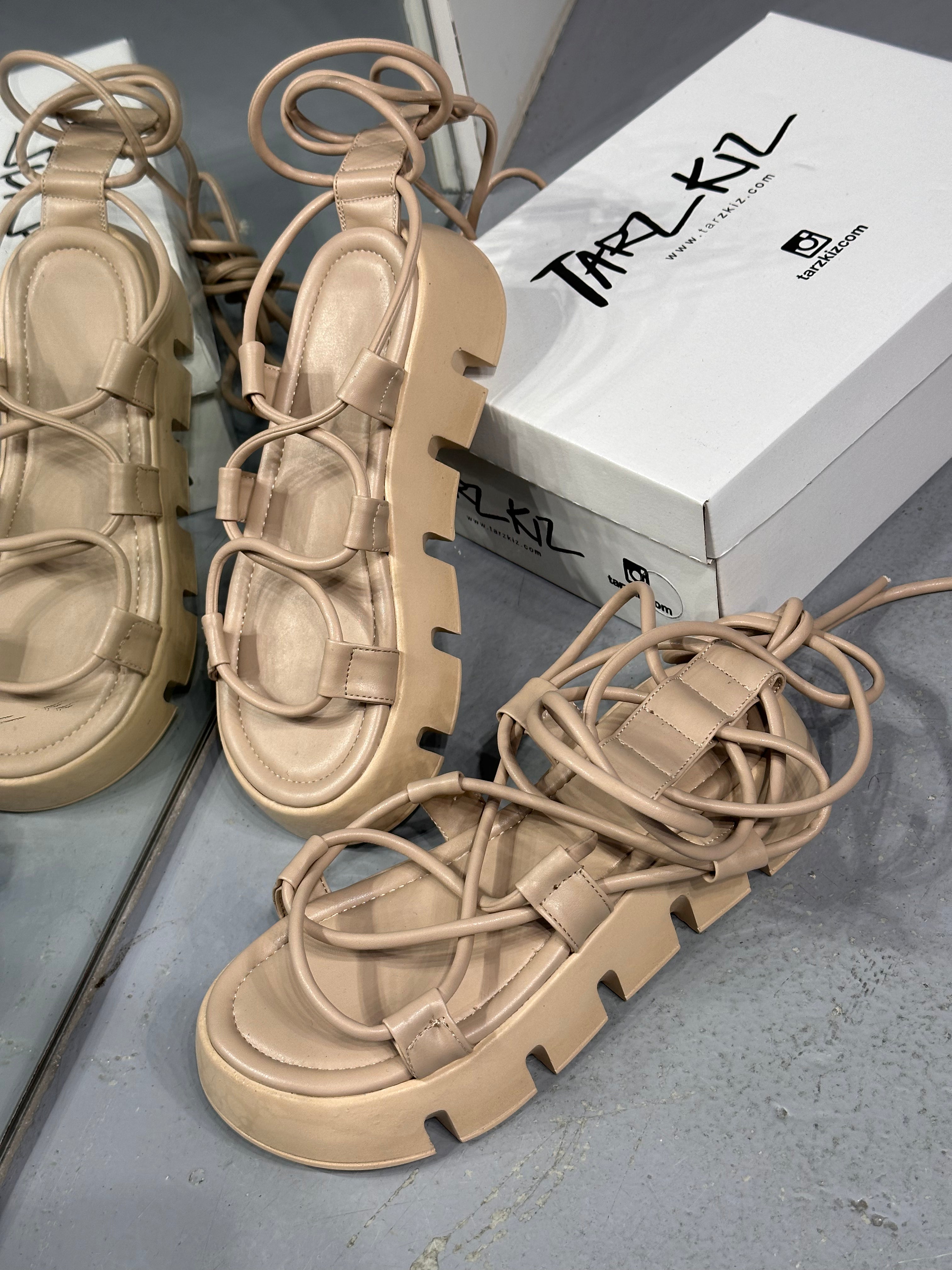 1089 KREM İPLİ SANDALET
