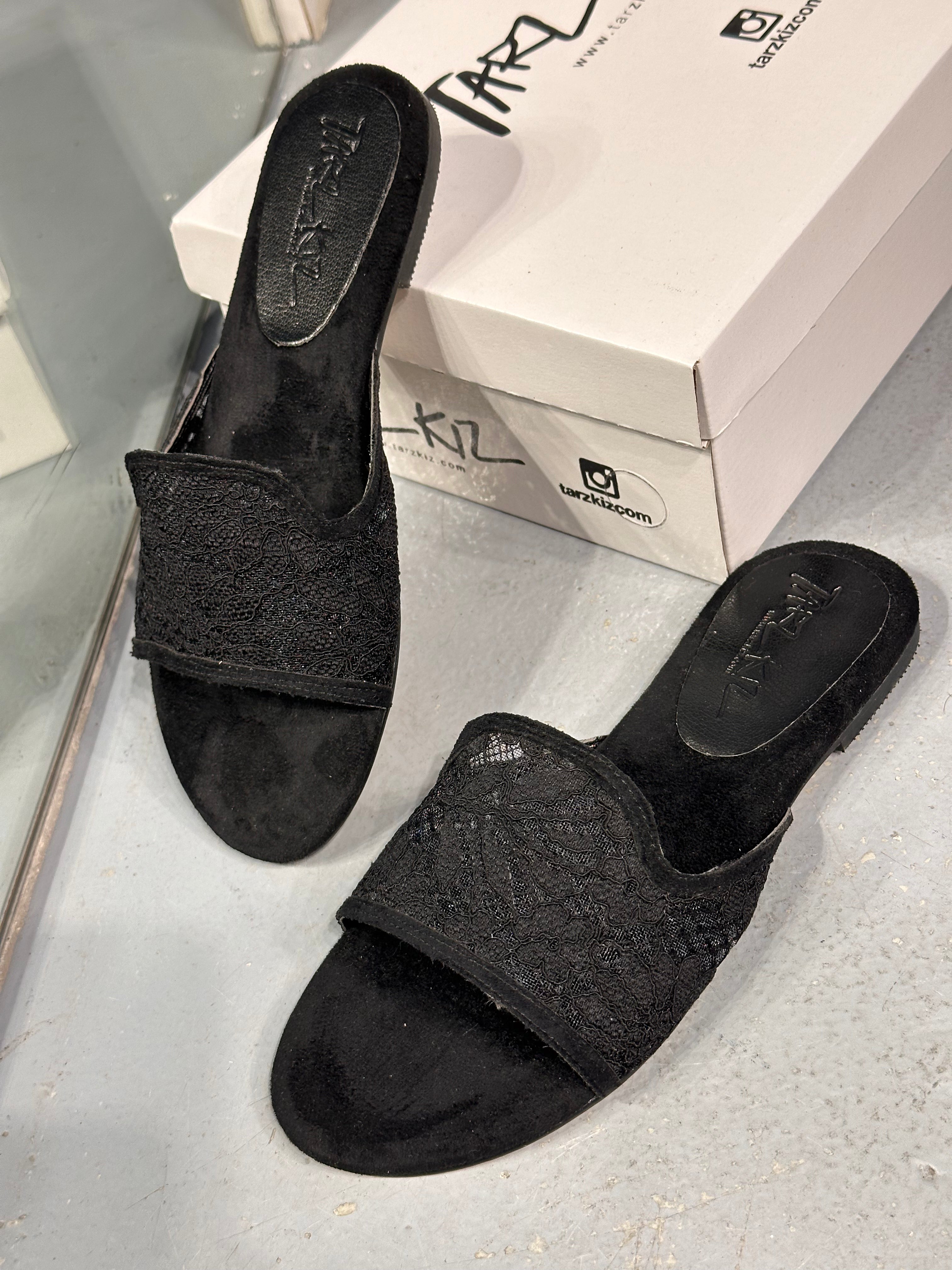1090 SİYAH DANTELLİ  TERLİK