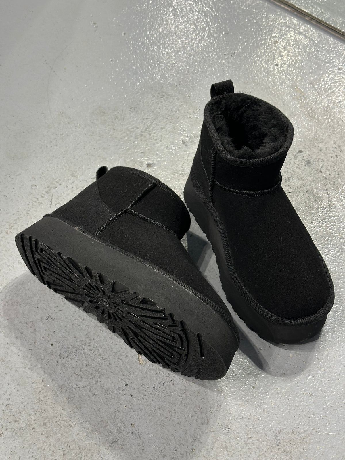 UGO Süet Süet İçi Kürklü Bootie