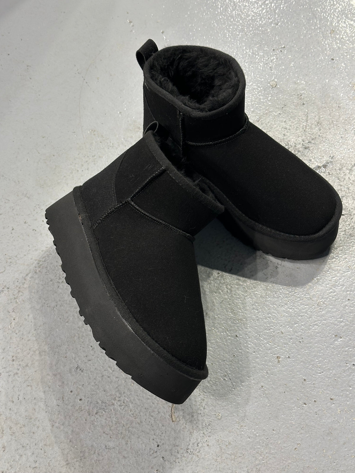 UGO Süet Süet İçi Kürklü Bootie
