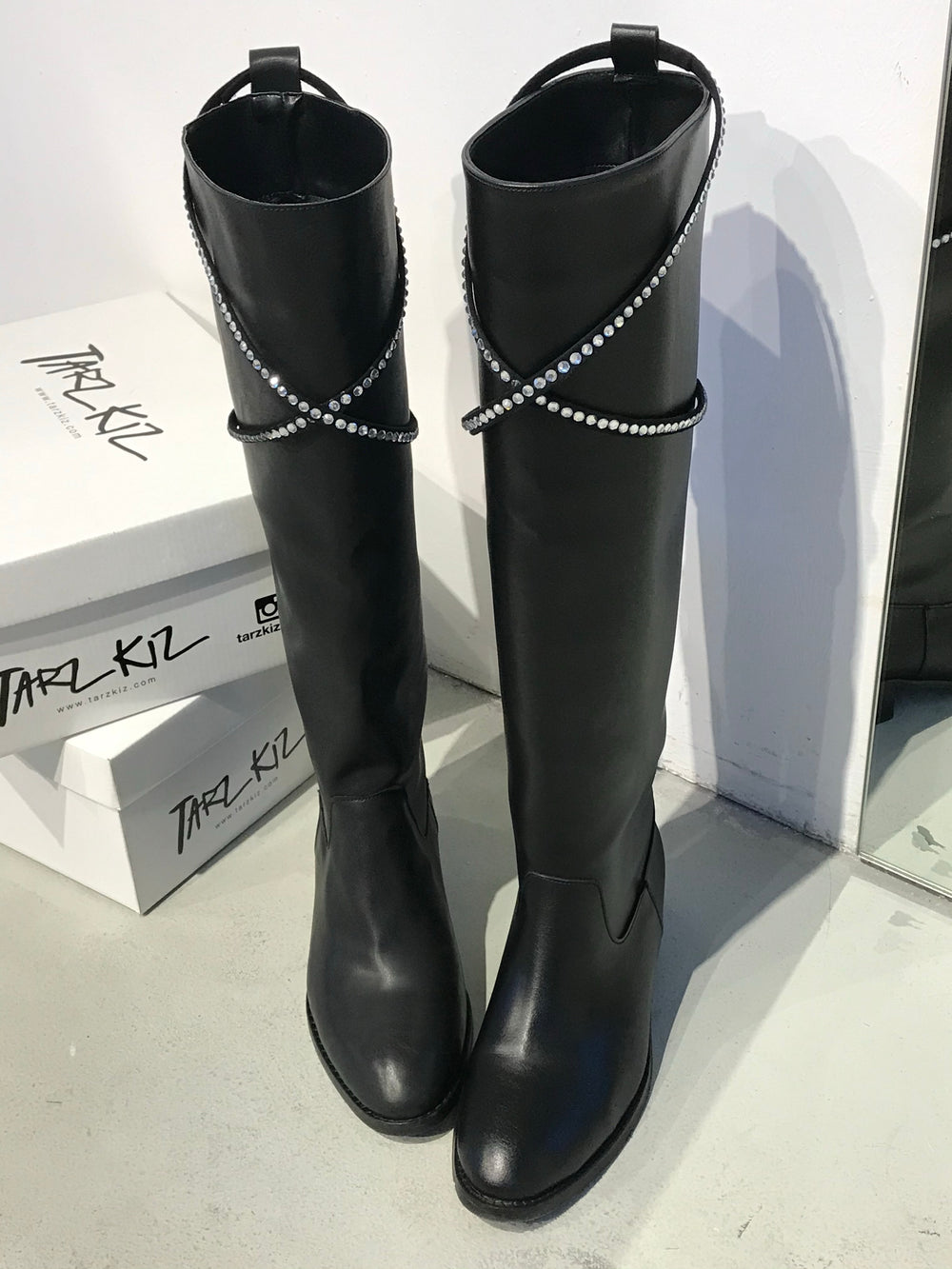 LADY SİYAH TAŞLI ÇİZME