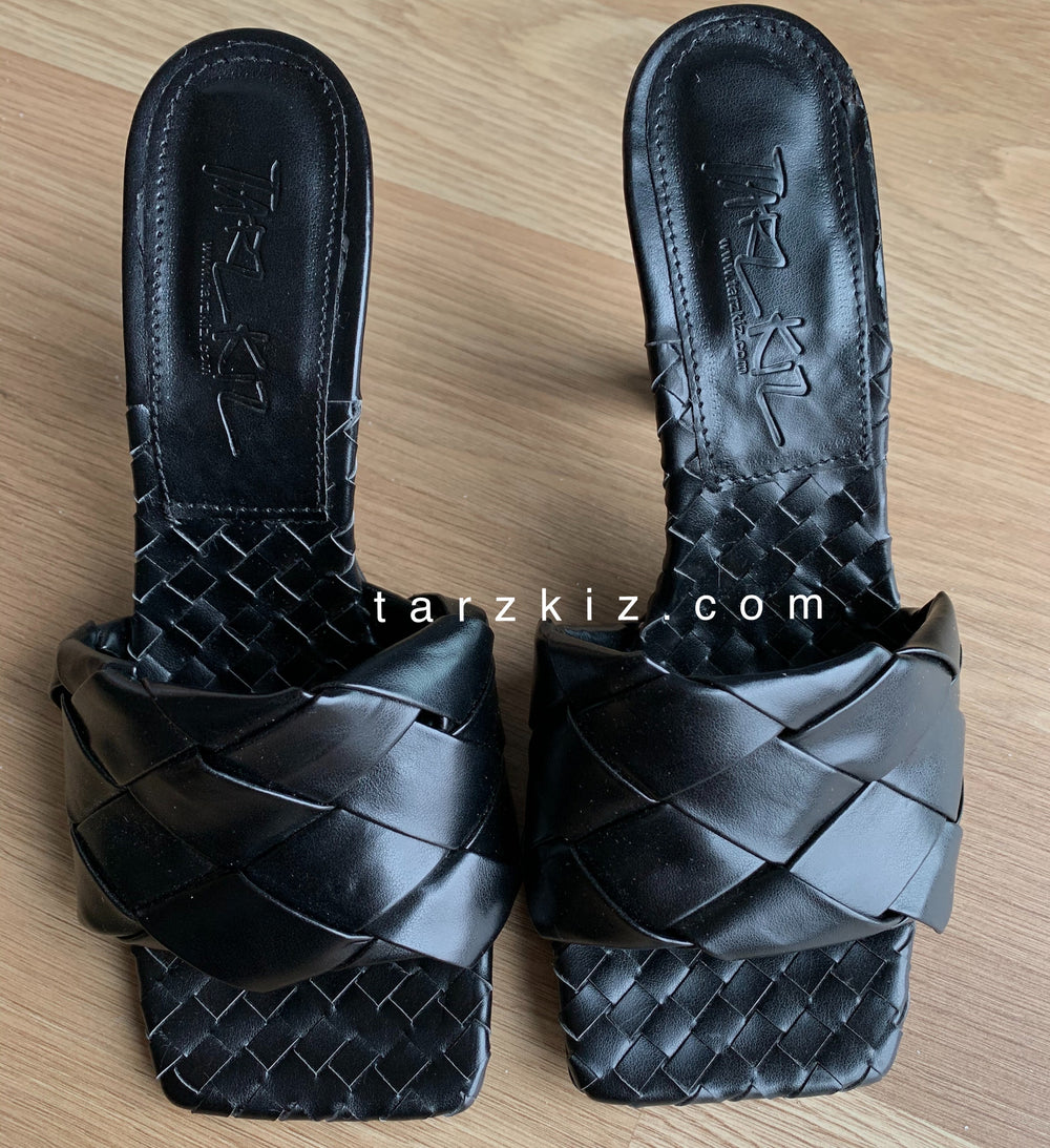 TEGA SİYAH ÖRGÜ TERLİK