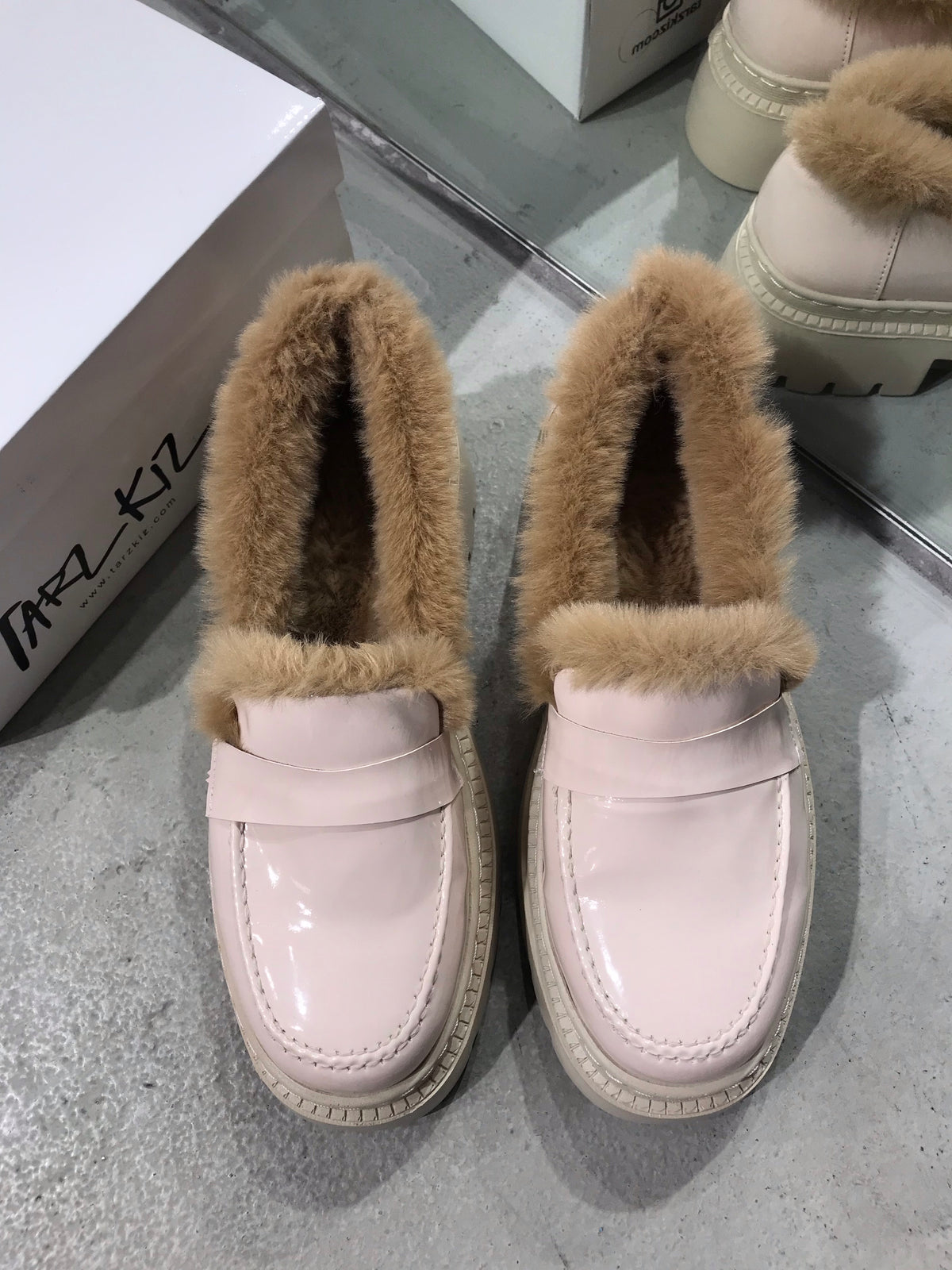 RETRO NUDE LOAFER 🖤