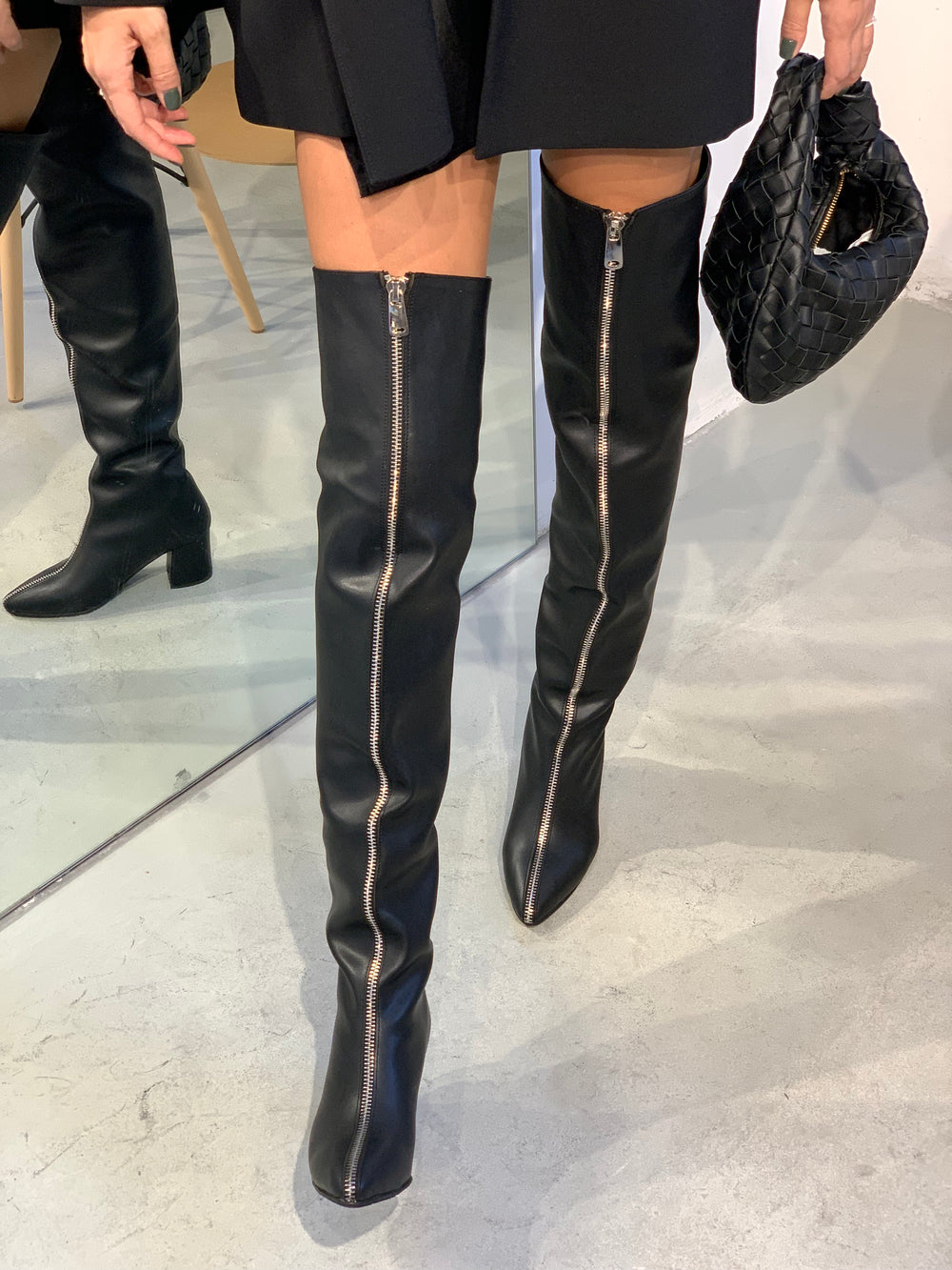 ZIPPER SİYAH FERMUARLI DİZ ÜSTÜ ÇİZME