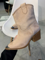 DALLAS NUDE SÜET BOOTIE