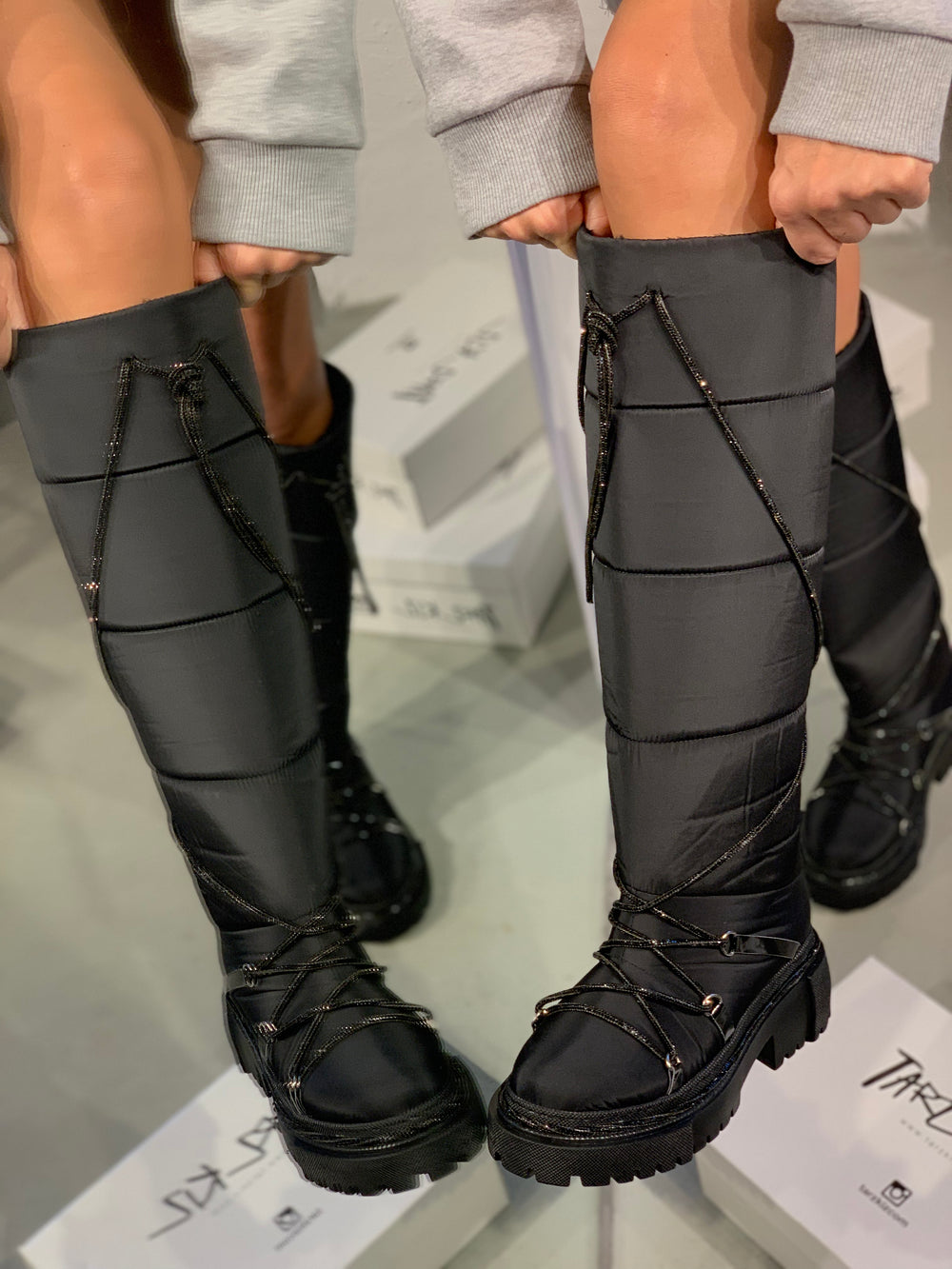 MOUNT BOOT