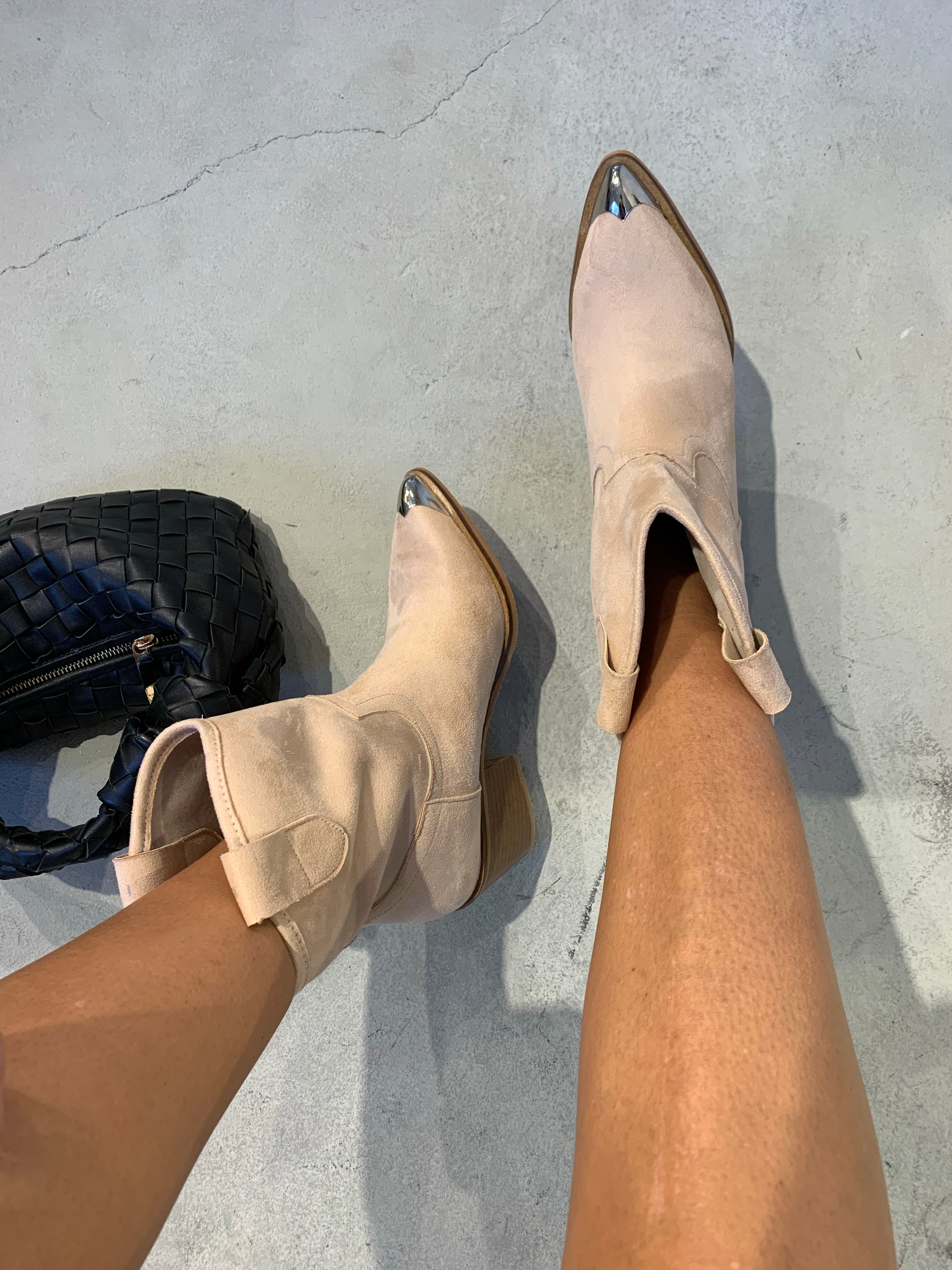 DALLAS NUDE SÜET BOOTIE