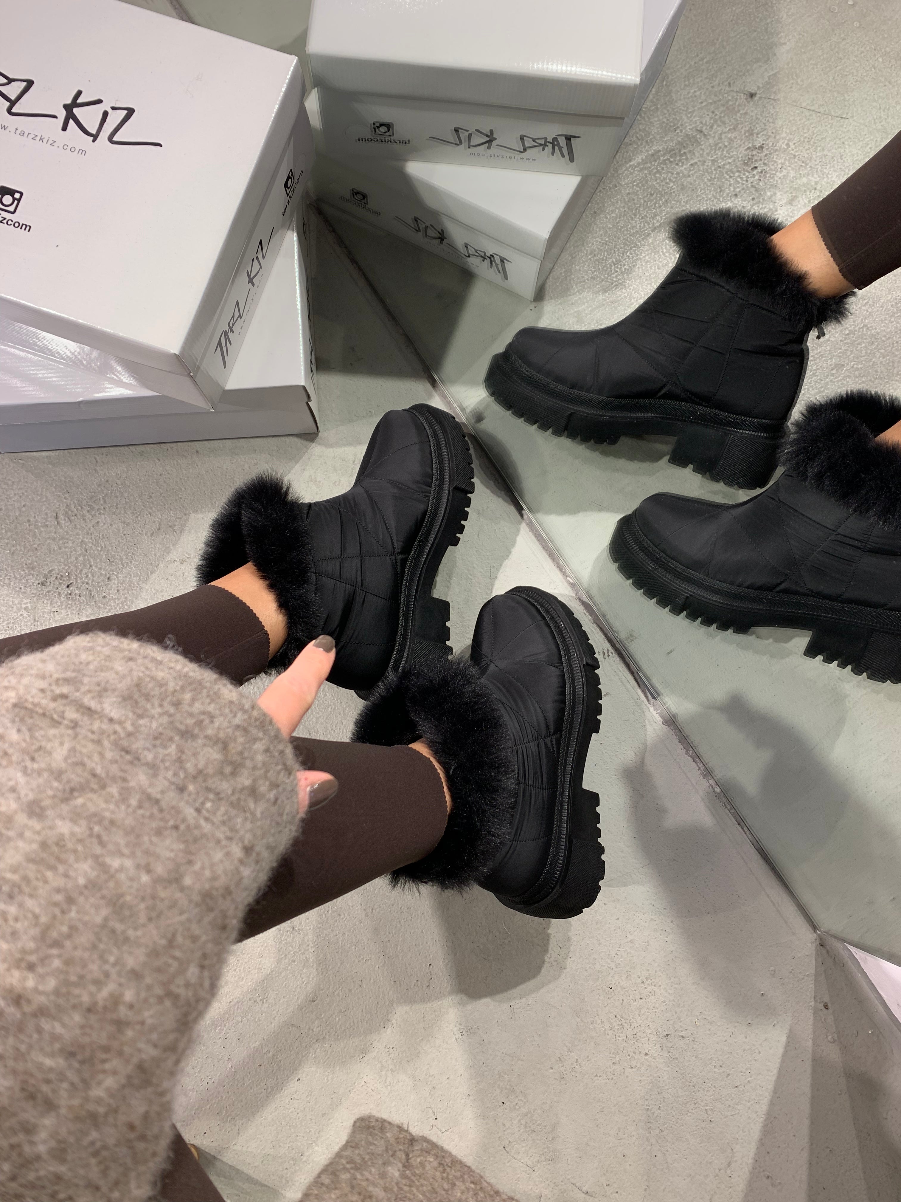 WARM MINI BOOTIE 🖤