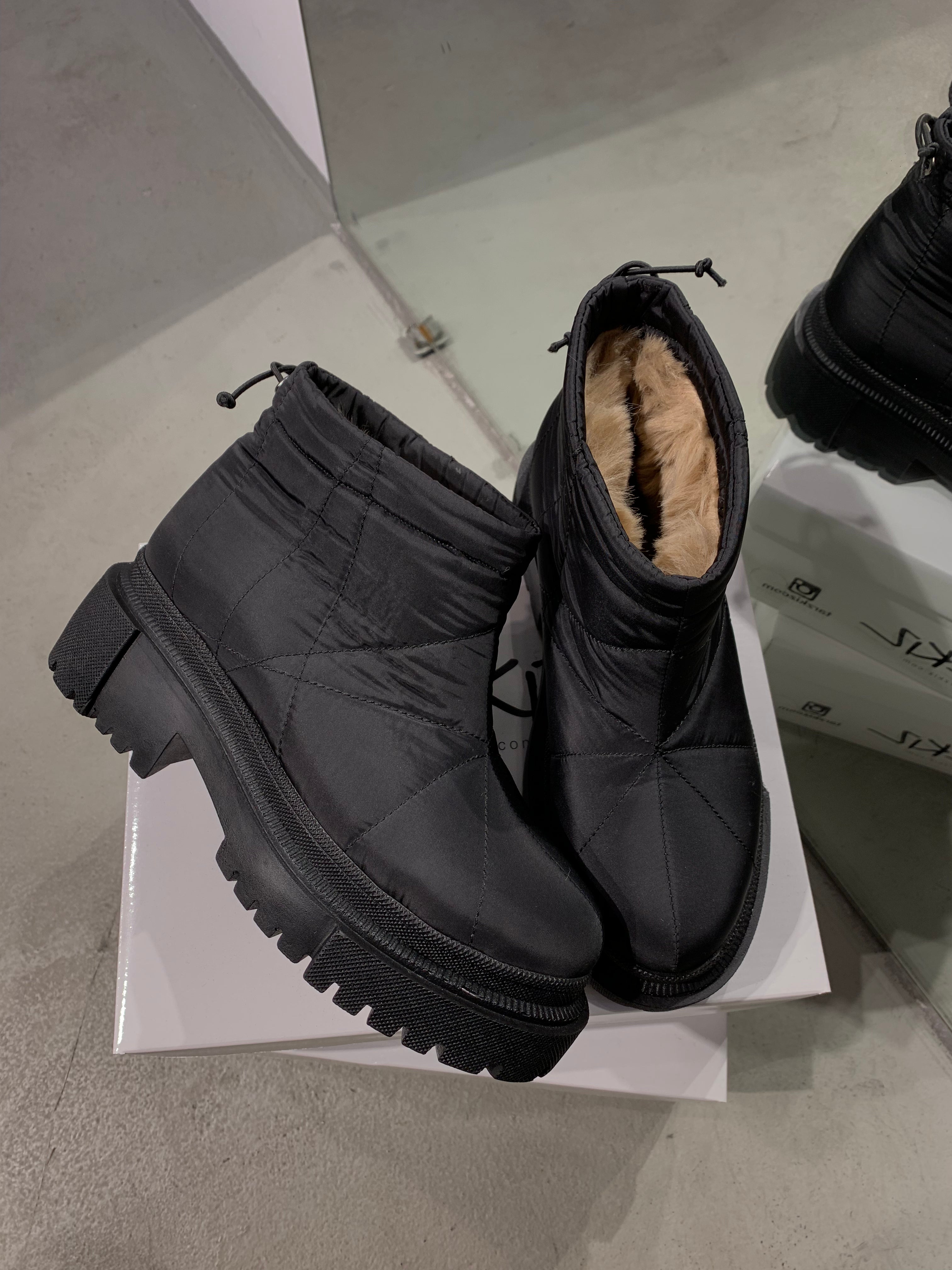 OX MINI BOOTIE 🖤
